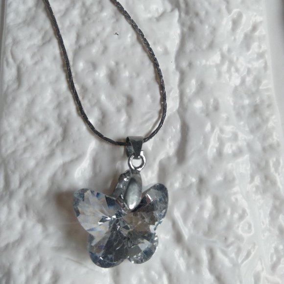 NWT white Diamond Necklace Butterfly style - Picture 1 of 1